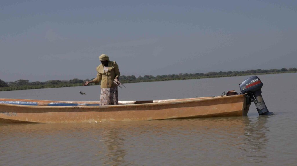 C06-Fisherwoman-on-Lake-Baringo