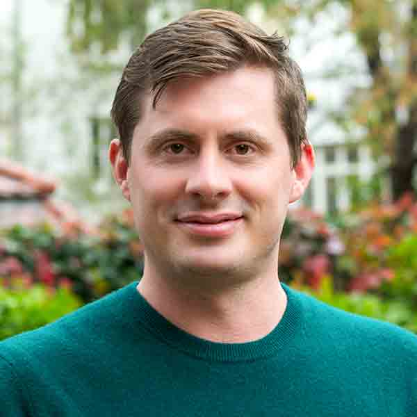 web Linus Kalvelage portrait