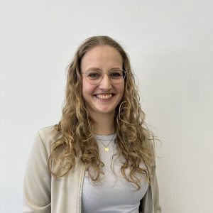 portrait image of leonie hesselmann